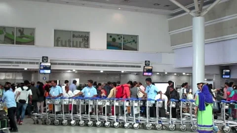 Crowd inside airport, India 스톡 동영상 154548260