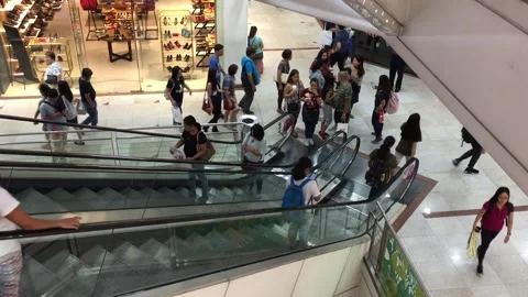 Crowd in magazine Stock Footage 166734109