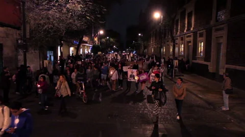 Crowd in a march protest for the 43 students disappeared in Ayotzinapa Guerrero. Stock Footage 44146548