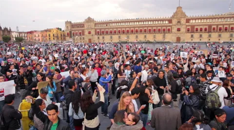 Crowd in a march protest for the 43 students disappeared in Ayotzinapa Guerrero. Stock Footage 44326381