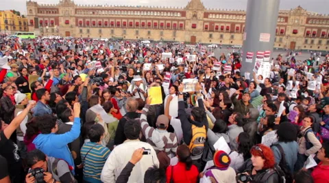 Crowd in a march protest for the 43 students disappeared in Ayotzinapa Guerrero. Stock Footage 44353591