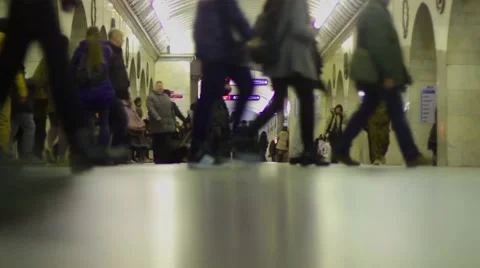 Crowd movement in subway Stock Footage 43955183