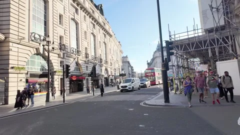Crowd of pedestrians at Piccadilly Circus Stock Footage 314398525