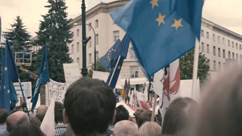 Crowd of people are protesting in Warsaw. Video stock 124818648