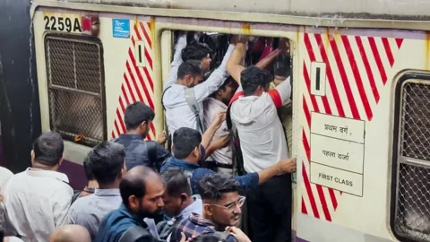 Crowd of people during rush hour in the Local Railway platform. 4K Stock-Footage 249522039