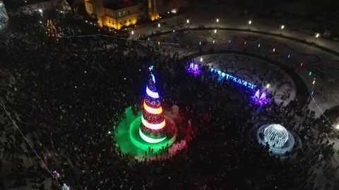 A crowd of people gathered in the central square of the city Stock Footage 123901476