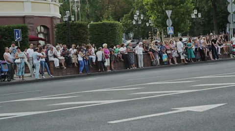 Crowd of People Waiting Stock Footage 28505074