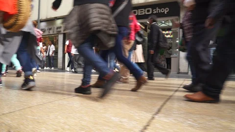 Crowd of people walking Stock Footage 113283555