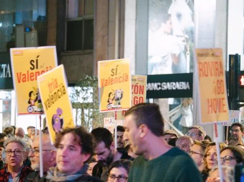 Crowd at protest holding signs backing the Valencian language Stock Photos