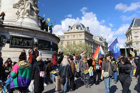 Crowd protesting in Paris for climate and social issues 写真素材