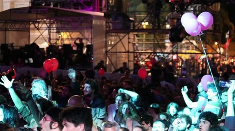 Crowd at a rock concert Video stock 8652726