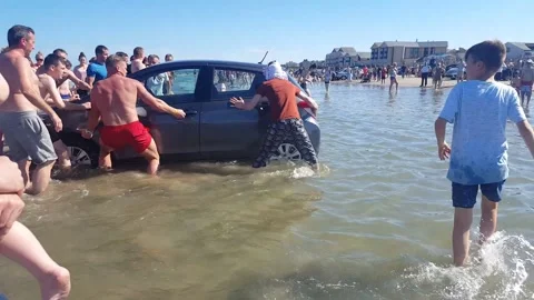 Crowd Saves Car From the Sea, Bettystown Beach, County Meath, Ireland - 17 Jun 2 Vídeo Stock 205295094