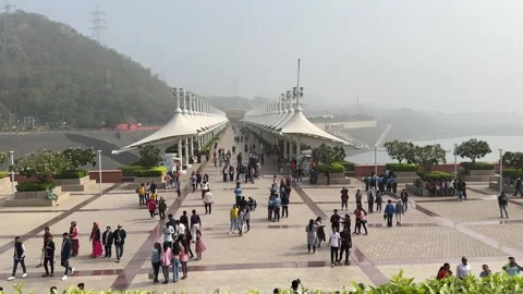 Crowd at Statue Unity. Stock Footage 265064326