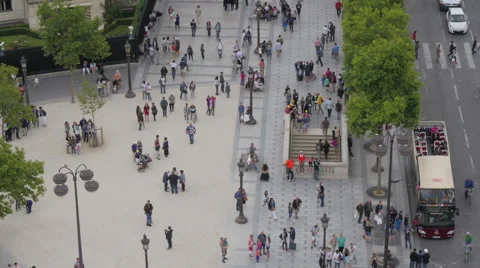 Crowd on the street corner in Paris - Time lapse Video stock 41298875