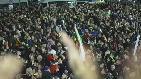 A crowd of thousands protested against a corrupt government in the city of Sofia Video stock 324555977
