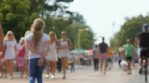 Crowd of tourists in the resort city Stock Footage