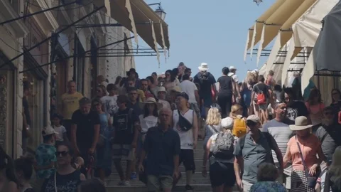 Crowd of tourists in Venice Stock Footage 79581090