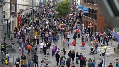 Crowd in town Stock Footage 127585325