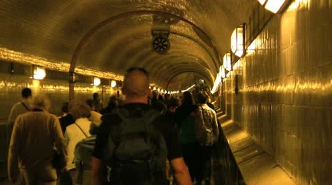 Crowd in a tunnel Video stock 10868108