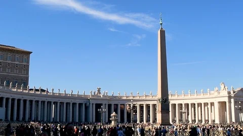 Crowd in the vatican  Stock Footage 105783746