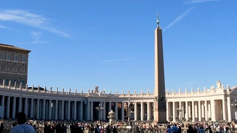 Crowd in the vatican time lapse Stock Footage 105787544