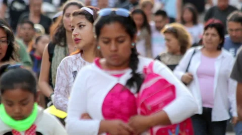 Crowd walking in Chapultepec park. Stock Footage 62142429