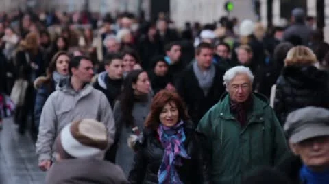 Crowd walking down street 動画素材 10725744