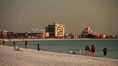 Crowd Walking on Florida Beach at Sunset Video stock 22461371