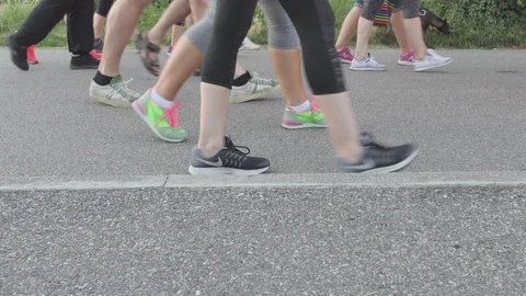 Crowd walking Stock-Footage 112003155