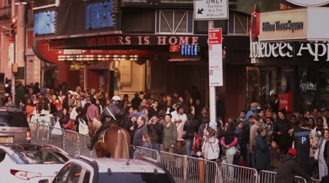 Crowd walking on Times Square during daytime.  스톡 동영상 44091213