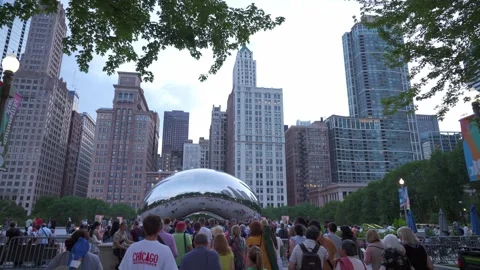Crowd Walking Toward Cloud Gate Sculpture In Millennium Park Chicago Stock Footage 336275140