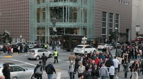 Crowd walking on Union Square busy shopping on Black Friday 스톡 동영상 958712