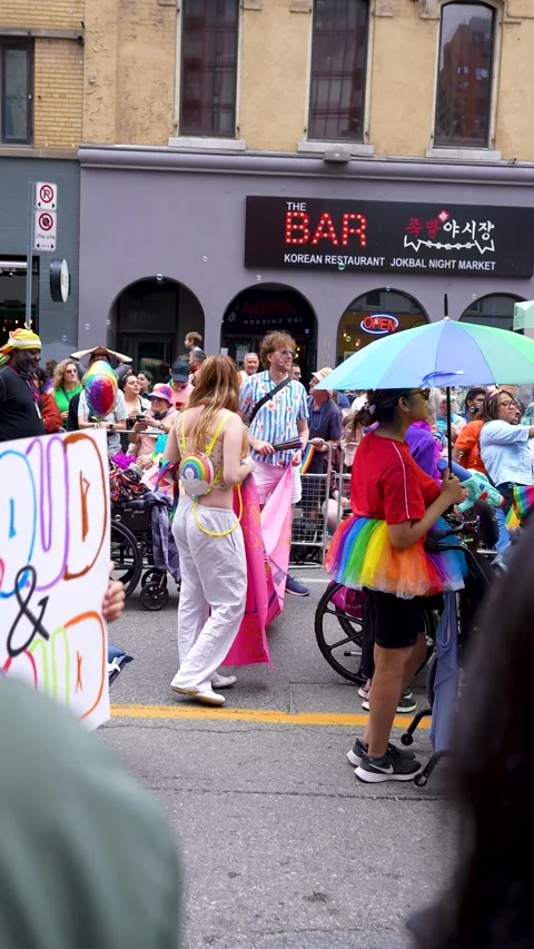 Crowd Watching Pride Parade in Downtown Toronto Street Scene Video stock 332018078