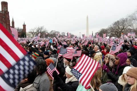 Crowd waving flags at 2013 Inauguration 库存照片