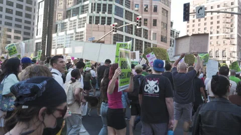 A Crowded And Loud Pro-Choice Protest March In Downtown LA 스톡 동영상 200204614