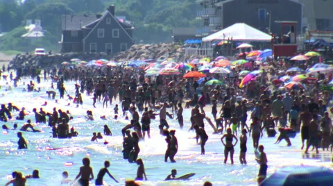 Crowded beach compression shot Stock Footage 41128945