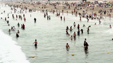 Crowded Beach. Stock-Footage 8600846