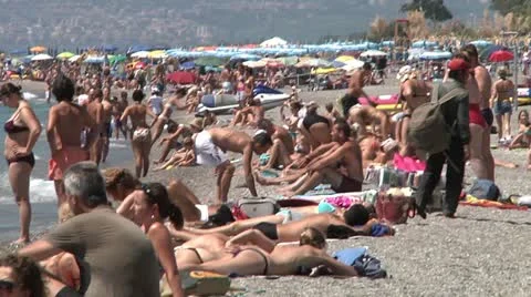 Crowded beach. Stock Footage 11409950