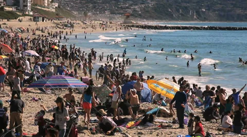 CROWDED BEACH Stock Footage 38425802