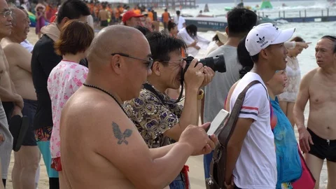 Crowded beach. Stock-Footage 111566771