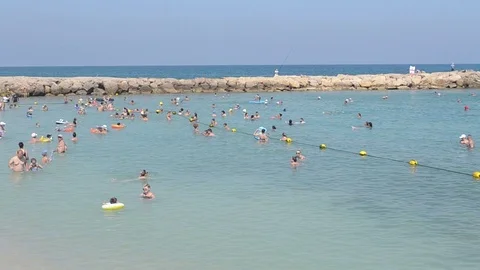 Crowded beach Stock Footage 115204528