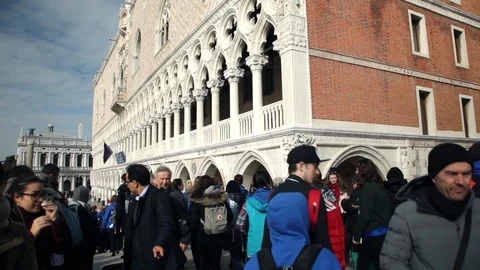 Crowded bridge in Venice Stock Footage 87562227