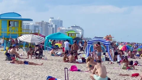 Crowded florida beach Stock Footage 158418059
