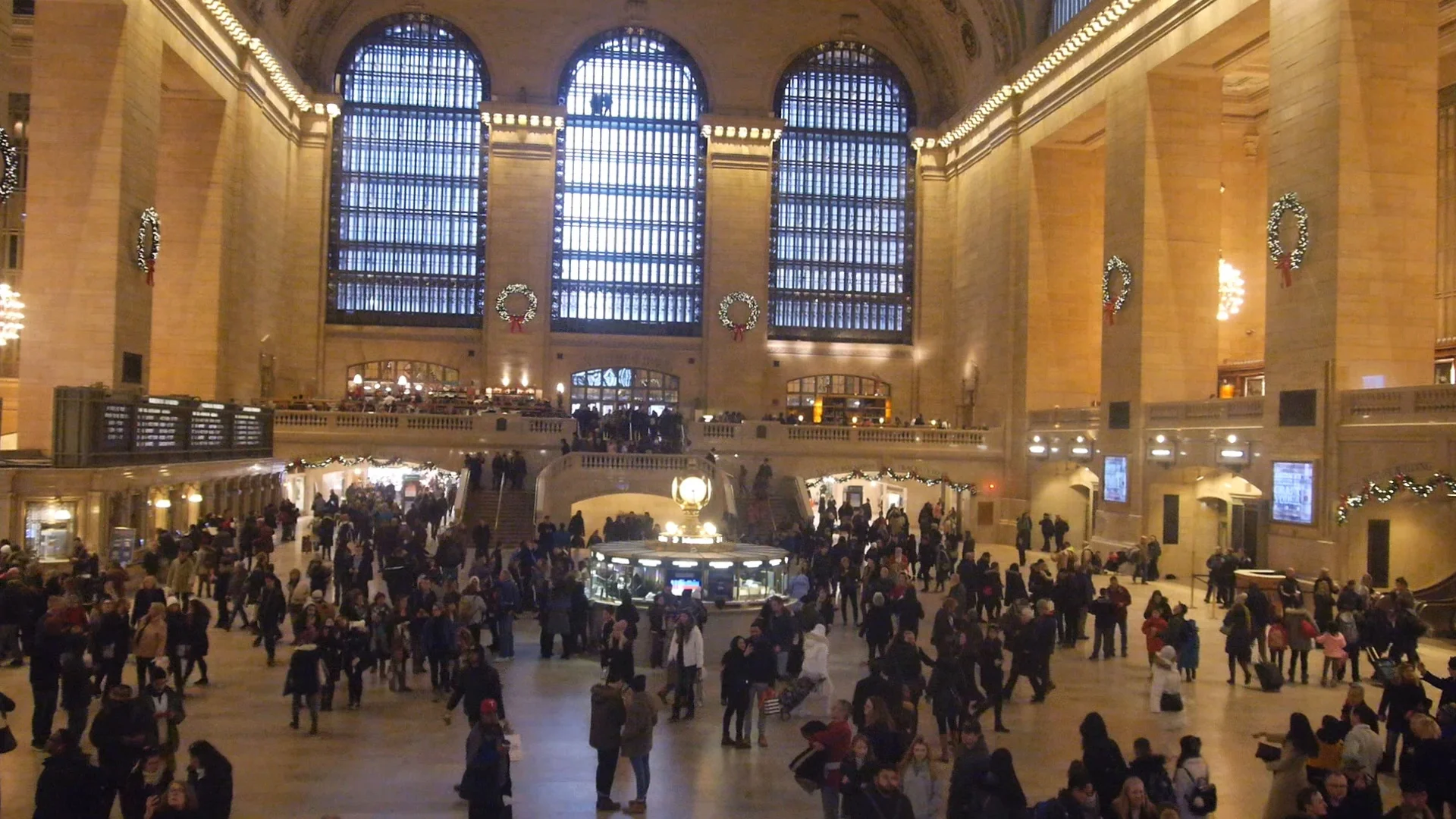 grand central station crowded