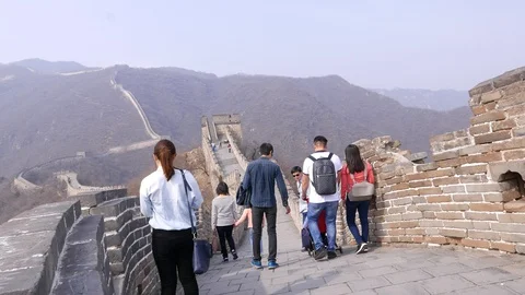 Crowded Great Wall of China, people on Mutianyu section Stock Footage 99232480