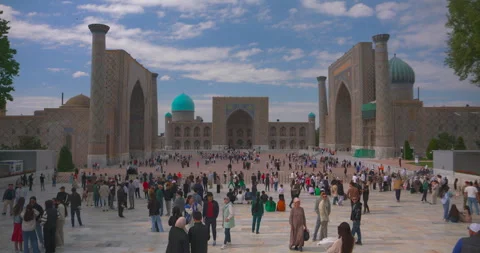 Crowded historic mosque square with arches and domes Видео 335293716