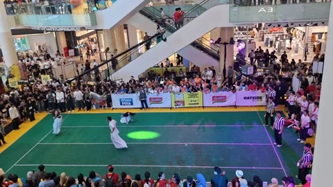 Crowded Indonesian Independence Day Sack Race at Shopping Mall Видео 342108901