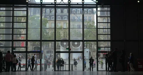 Crowded lobby of Pompidou Centre in Paris Stock Footage 64620563