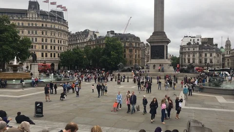 A crowded London square Stock Footage 95917132