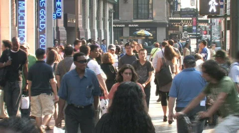 Crowded NYC Sidewalk Video stock 270425